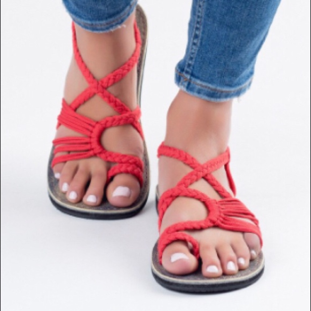 Plaka hand woven sandals